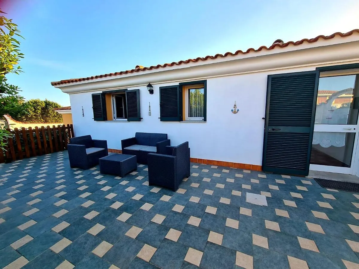Casa Luna Lu Pultiddolu 0*,  Itália